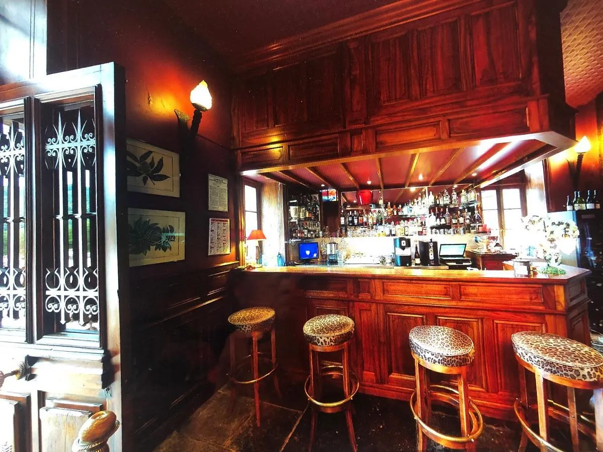 Chateau d'Urbilhac Lamastre Couette-café